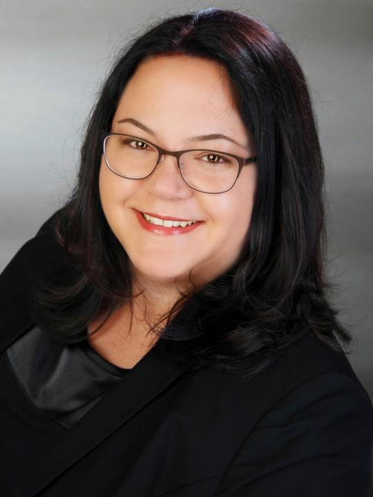 Portrait of Dominique Lutzke, current Vice President of Membership, Stuttgart International Toastmasters Club